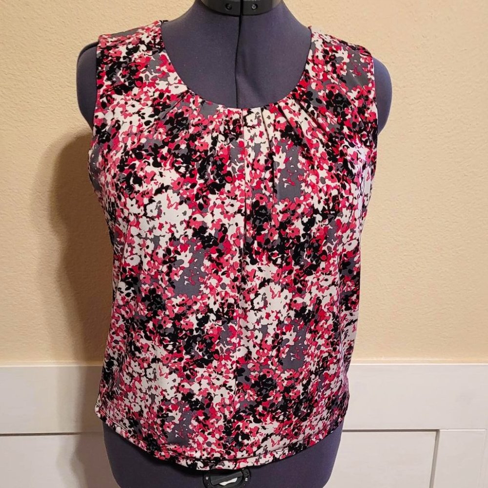 Womens Crew Neck Sleeveless Blouse